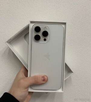 iPhone 15 Pro Max 256 Bílý - 2