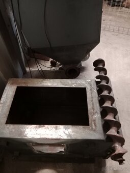 Automatický podavač - 2