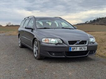 Volvo V70R 2004 Manuál - 2