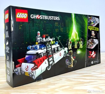 LEGO set 21108 - Ghostbusters - Ecto-1 - 2