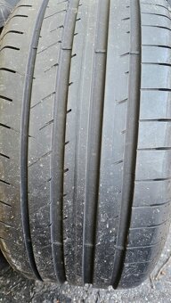 235/40R18 - 2