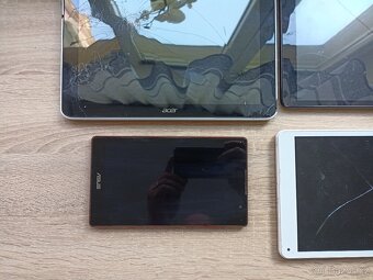 4x tablet na náhradní díly - 2