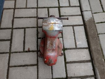 Svěrák. YORK 125 - 2