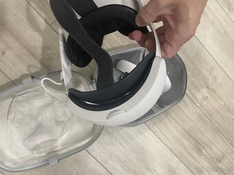 Oculus Quest 2 256GB s ovladači a elitním popruhem - 2