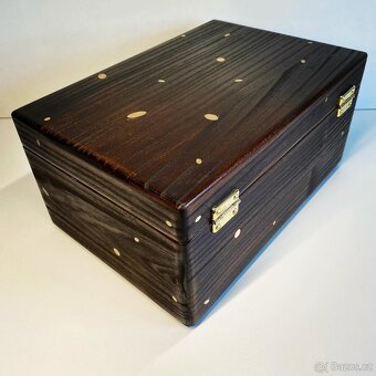 Humidor s mosazným zdobením - 2