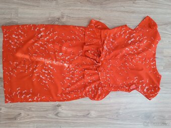 peplum šaty Awear - 2