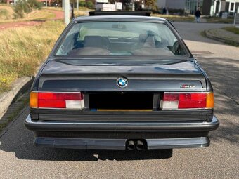 BMW M635CSi (E24) z roku 1984 - 2