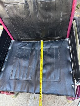 Mechanicky invalidní vozík zesílený - 2