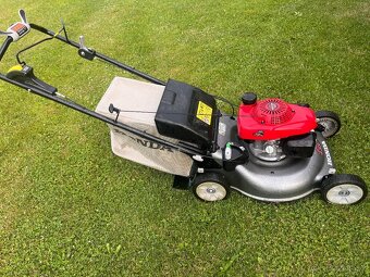 Zahradní sekačka Honda s pojezdem - 2
