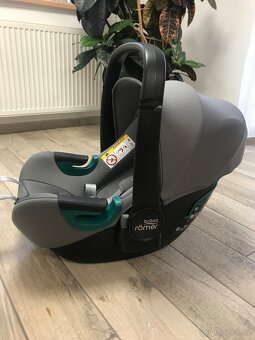 Britax Römer Baby Safe 3 i-Size Frost grey - 2