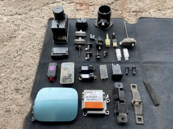 Audi A4 B5 1.8i 92kW rok 1999 Náhradní díly - 2