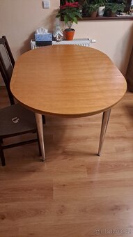 rozkládací jídelní stůl - 2