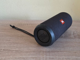 JBL Flip 3 v černé barvě (originál) - 2