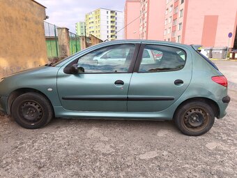 Peugeot 206 - rok 2002 / 1.1 - 44kW - 2