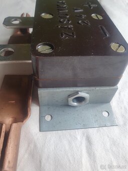 Prodám KOMPLETNÍ nepoužitou zásuvku ,,pomocný start,, 24V - 2