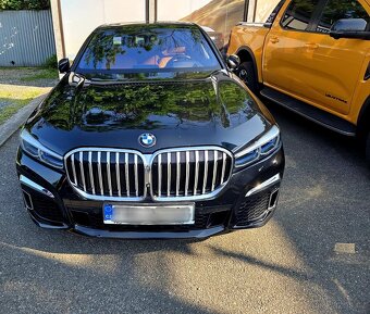 bez registrů auto na splátky BMW 750D - 2