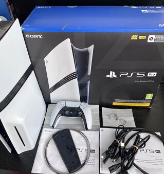 PS5 PRO 2TB s mechanikou v záruce včetně stojanu - 2