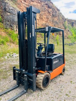 AKU vzv Doosan 2200kg, triplex 6000mm, r. 2014 - 2