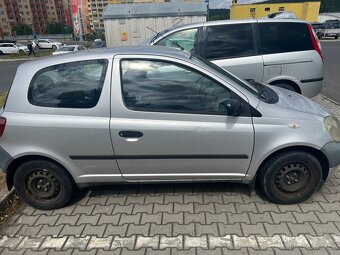 Toyota Yaris rv 2000 - 2