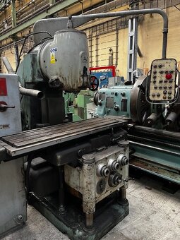 Konzolová svislá frézka FB 32V - 2