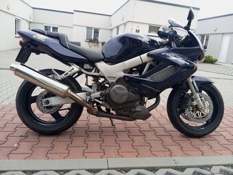 Honda VTR 1000 firestorm - 2