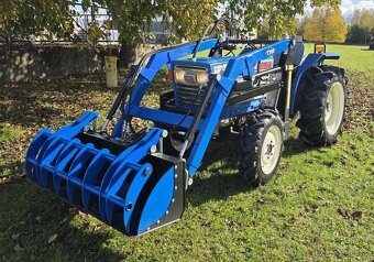 ISEKI TL2300F s čelním nakladačem - 2
