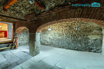 Prodej unikátního nebytového prostoru – vinný sklep s barem, - 2