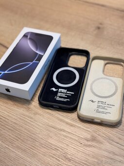 iPhone 16 Pro, Black Titanium, 256Gb - 2