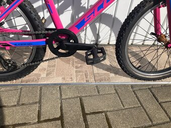 DĚTSKÉ KOLO 20 - 2