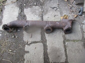 těžká prsa a další díly motoru Zetor 6901 - 2