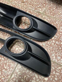 Mřížky mlhovek Audi A4 B7 ORIGINÁLNÍ TOP STAV - 2