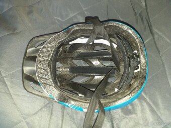 Modrá dětská přilba na kolo - 2