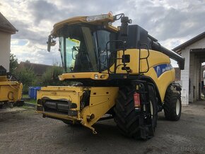 Kombajn sklízecí mlátička New Holland CR 9080 - 2