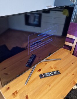 Televize - Smart SAMSUNG - 101,6 cm - fialový obraz - 2