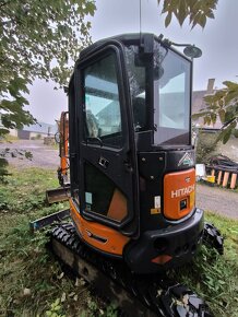 Bagr Hitachi Z33U - 2