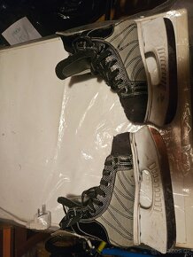 Prodám hokejové brusle Bauer Supreme - 2