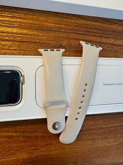 Apple Watch SE 40mm stříbrné - 2