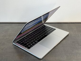 MacBook Pro 13" 2019 i5 / 8GB / 256GB Silver - 2