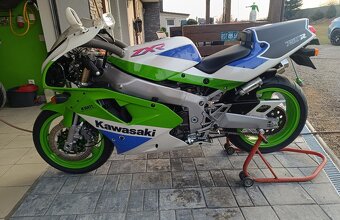 Kawasaki ZXR 750 K1 - 2