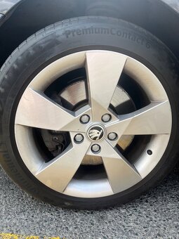 r17 5x112 et49.Original Skoda Octavia 3.Pneu 205/50 Barum - 2