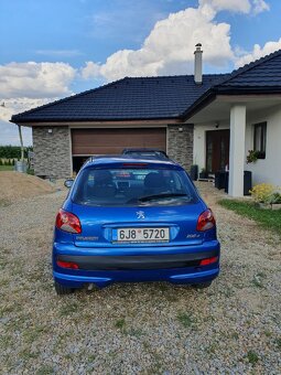 Peugeot 206 plus 1.1 44 kW - 2