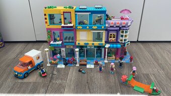 Lego friends 41704 Budova na hlavní ulici - 2
