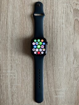 Apple Watch 7 45 mm s příslušenstvím - 2