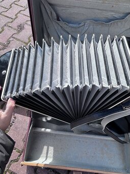 Harmonika velice pěkná zvučná - 2