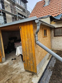 Zahradní domek spěchá - 2