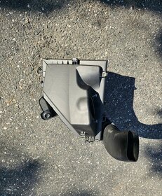 Airfilterbox obal filtra vzduchu 13717797460 - 2