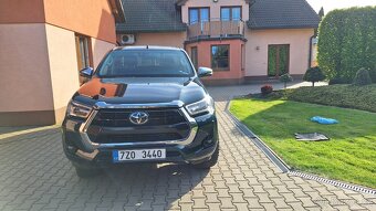 Toyota Hilux - 2