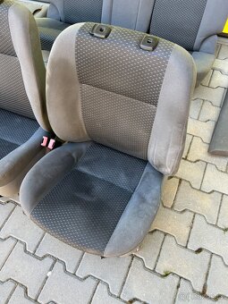 ŠKODA FELICIA: sada nepoškozených sedaček - 2