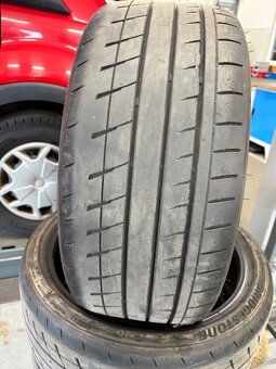Pneu semi slick Bridgestone Potenza S007, 245/35/19 - 2