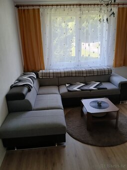 Sedací rozkládací souprava a komoda - 2